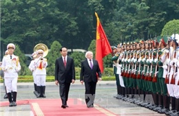 Chủ tịch nước Trần Đại Quang tiếp đón Tổng thống Ireland thăm cấp Nhà nước tới Việt Nam  